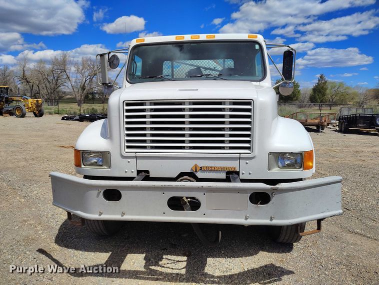 image for item ED0061 1993 International 4700 applicator truck