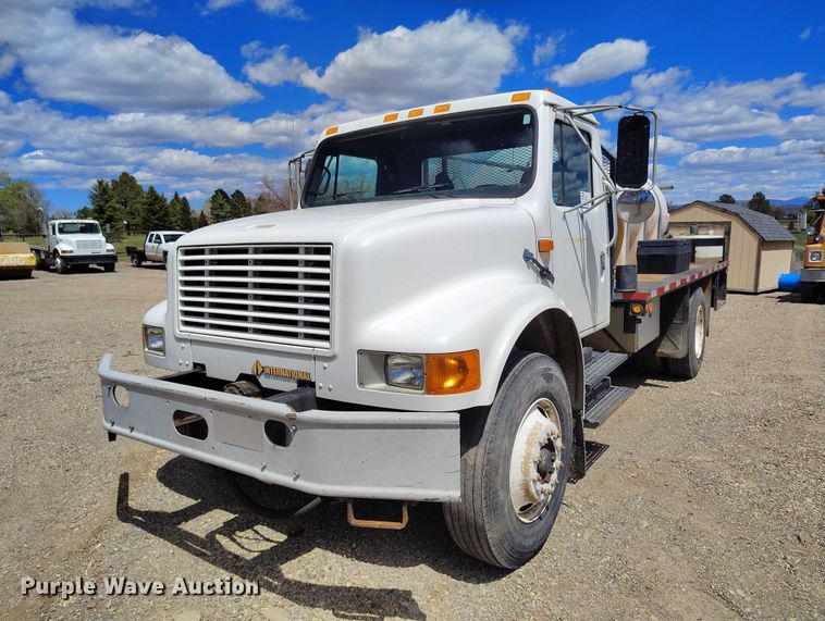 image for item ED0061 1993 International 4700 applicator truck