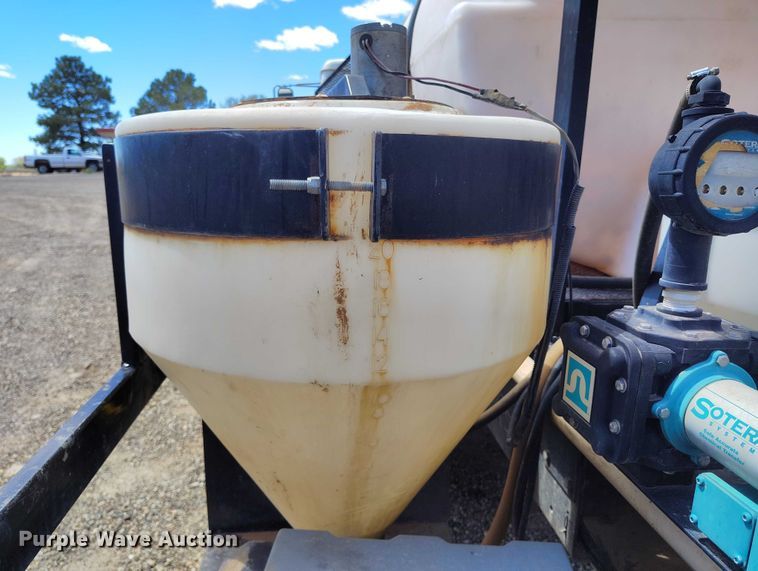 image for item ED0061 1993 International 4700 applicator truck