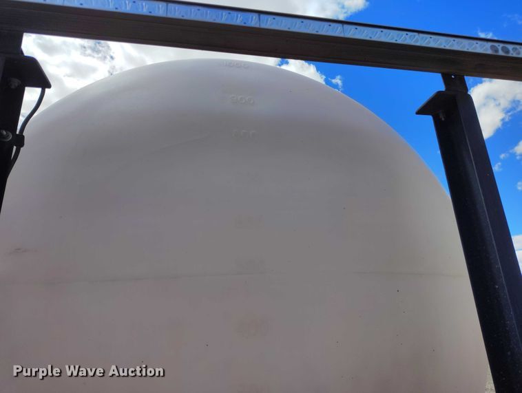 image for item ED0061 1993 International 4700 applicator truck