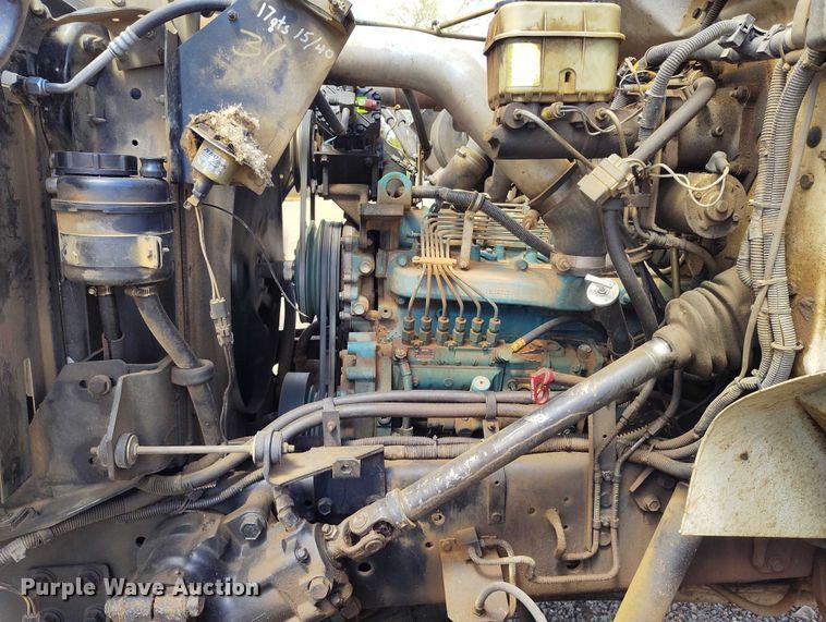 image for item ED0061 1993 International 4700 applicator truck