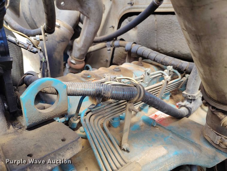 image for item ED0061 1993 International 4700 applicator truck