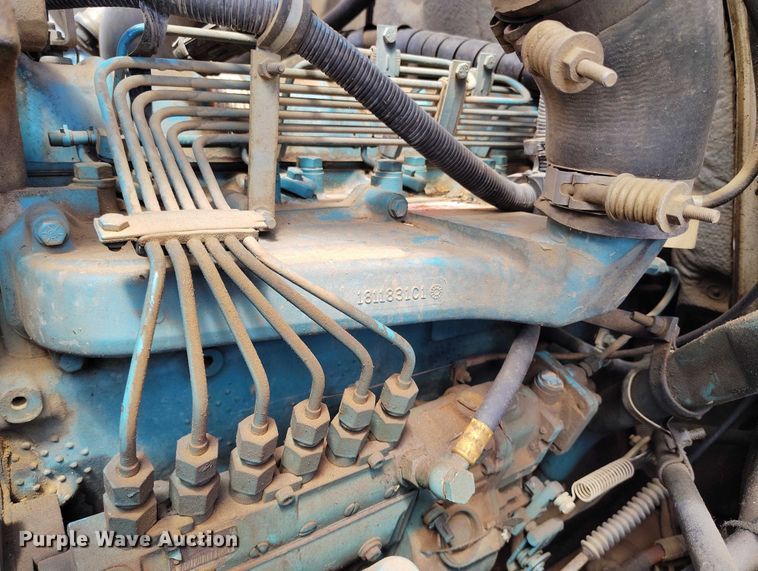 image for item ED0061 1993 International 4700 applicator truck