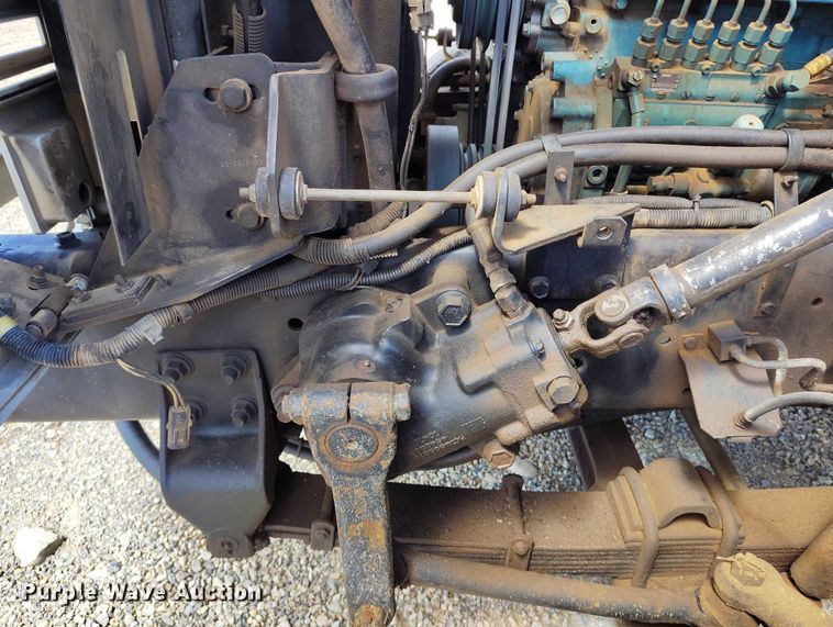 image for item ED0061 1993 International 4700 applicator truck