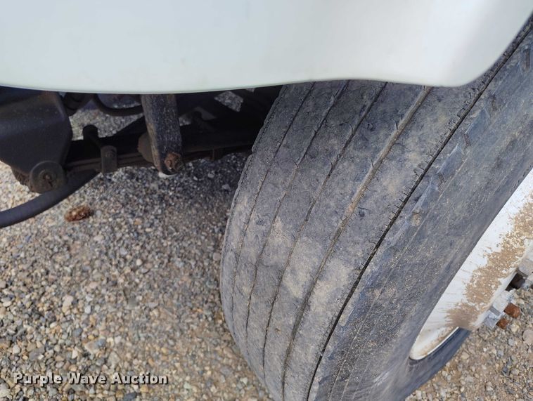 image for item ED0061 1993 International 4700 applicator truck