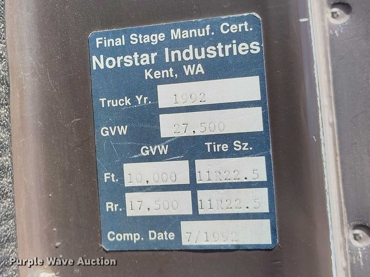 image for item ED0061 1993 International 4700 applicator truck