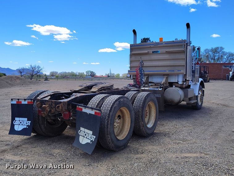 image for item ED0063 1987 Freightliner Conventional semi truck