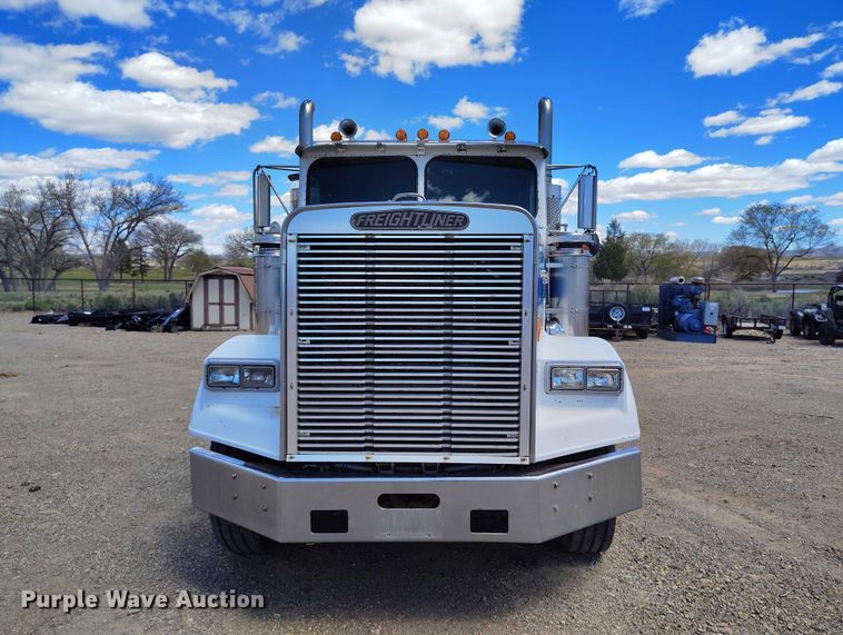 image for item ED0063 1987 Freightliner Conventional semi truck