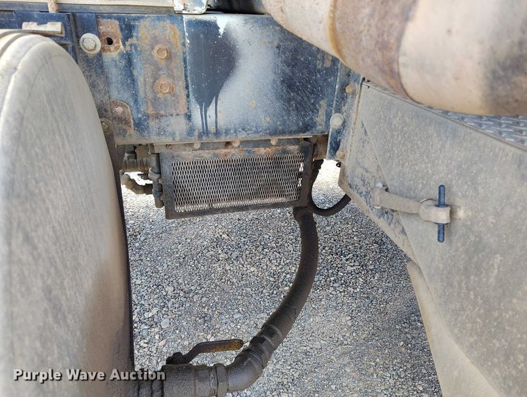 image for item ED0063 1987 Freightliner Conventional semi truck