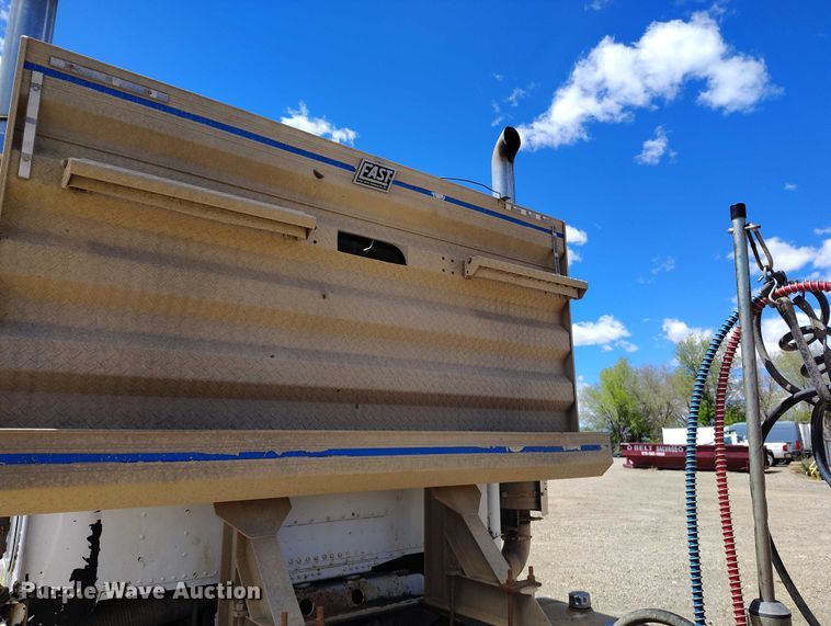 image for item ED0063 1987 Freightliner Conventional semi truck