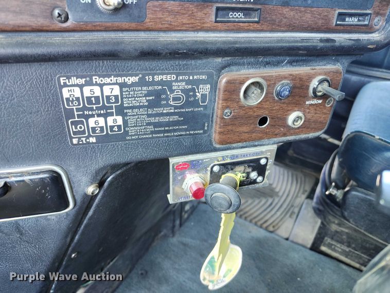 image for item ED0063 1987 Freightliner Conventional semi truck