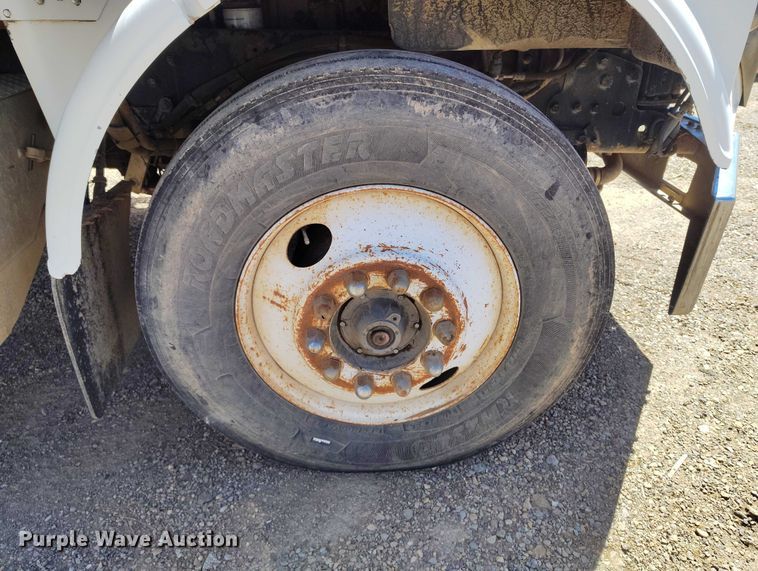 image for item ED0063 1987 Freightliner Conventional semi truck