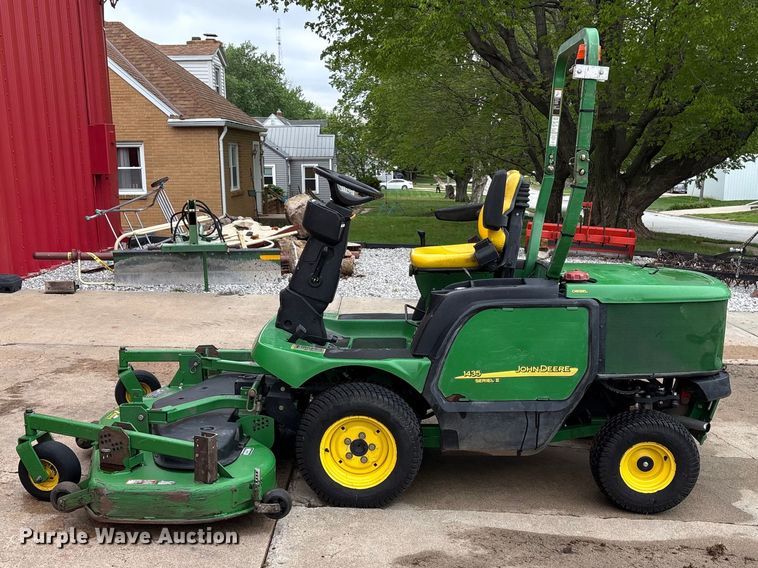 image for item EI5689 2007 John Deere 1435 Series II lawn mower