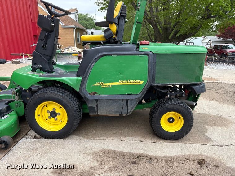 image for item EI5689 2007 John Deere 1435 Series II lawn mower