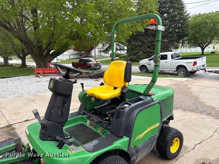 image for item EI5689 2007 John Deere 1435 Series II lawn mower
