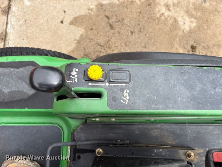 image for item EI5689 2007 John Deere 1435 Series II lawn mower