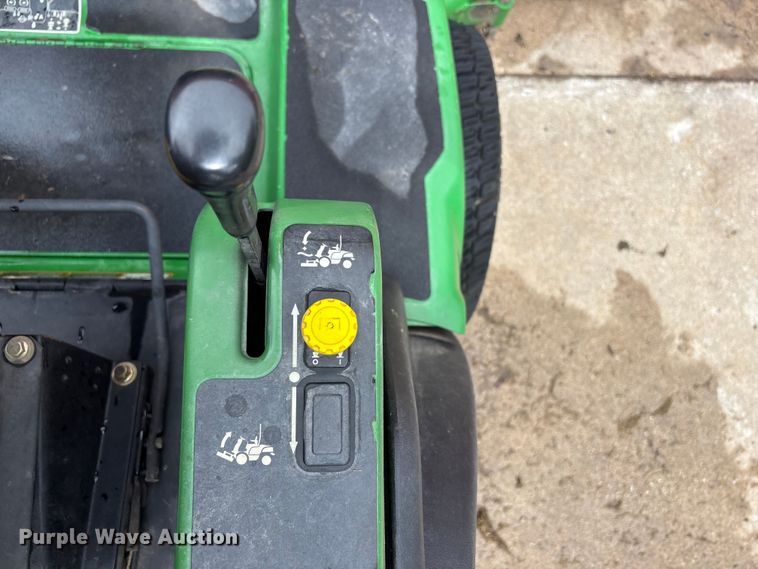 image for item EI5689 2007 John Deere 1435 Series II lawn mower