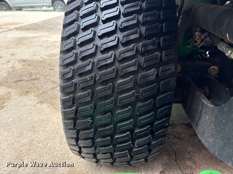 image for item EI5689 2007 John Deere 1435 Series II lawn mower