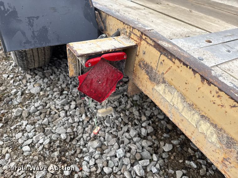 image for item EN3971 1995 Cronkhite 3300A tilt deck utility trailer