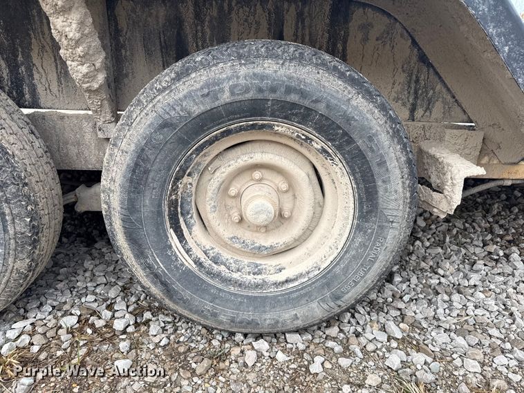 image for item EN3971 1995 Cronkhite 3300A tilt deck utility trailer