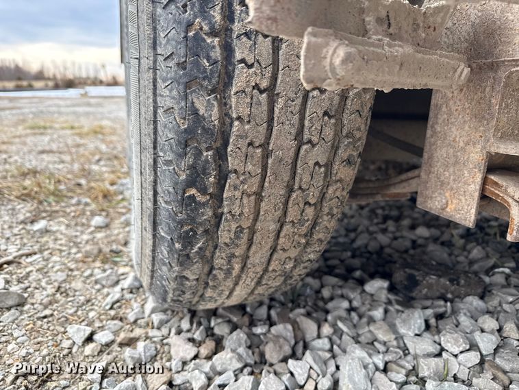 image for item EN3971 1995 Cronkhite 3300A tilt deck utility trailer