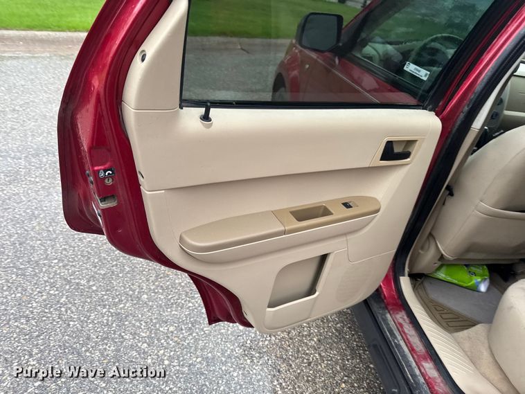 image for item ER0460 2008 Ford Escape SUV