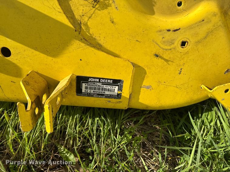 image for item ER0472 John Deere X495 lawn mower