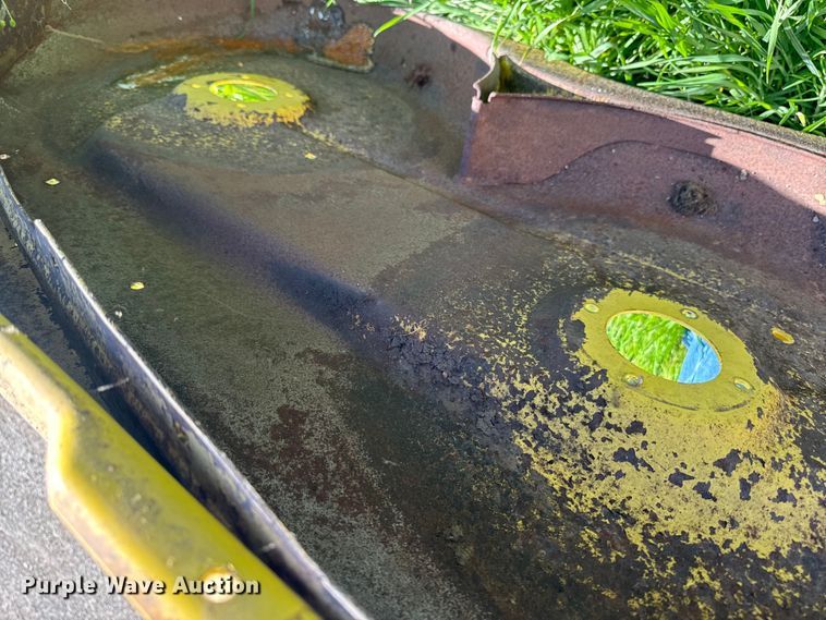 image for item ER0472 John Deere X495 lawn mower