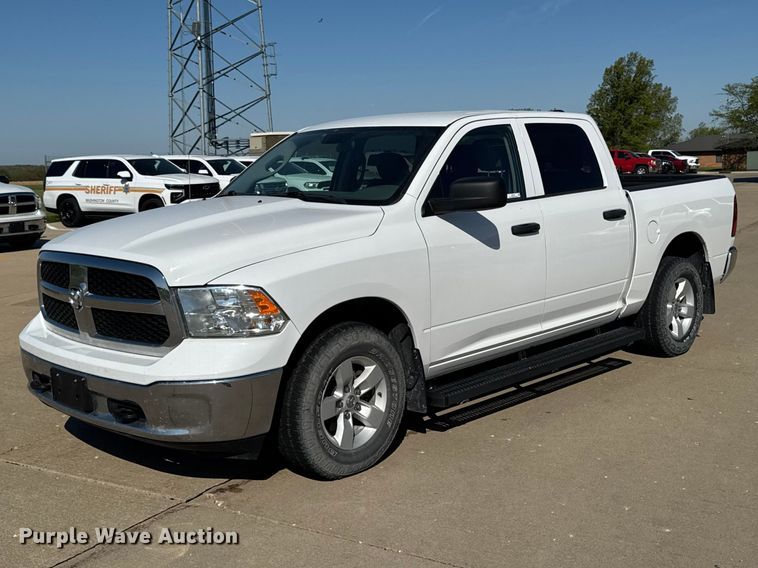image for item ER0475 2019 RAM 1500 Crew Cab pickup truck