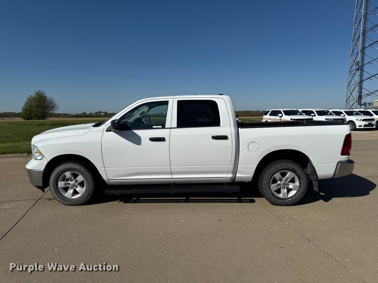 image for item ER0475 2019 RAM 1500 Crew Cab pickup truck