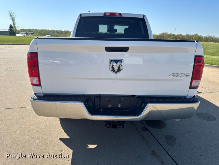 image for item ER0475 2019 RAM 1500 Crew Cab pickup truck