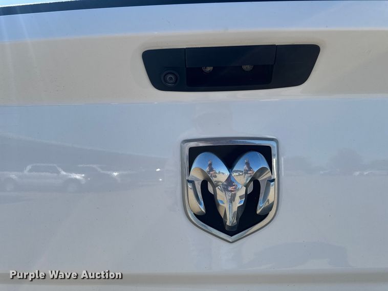 image for item ER0475 2019 RAM 1500 Crew Cab pickup truck