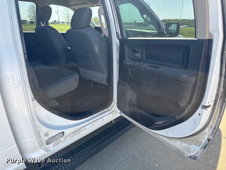 image for item ER0475 2019 RAM 1500 Crew Cab pickup truck