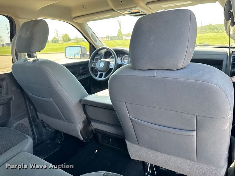 image for item ER0475 2019 RAM 1500 Crew Cab pickup truck