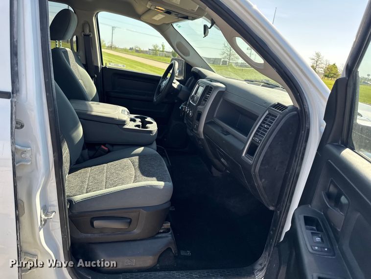 image for item ER0475 2019 RAM 1500 Crew Cab pickup truck