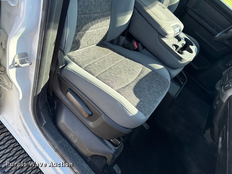 image for item ER0475 2019 RAM 1500 Crew Cab pickup truck