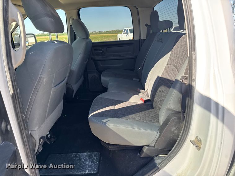 image for item ER0475 2019 RAM 1500 Crew Cab pickup truck