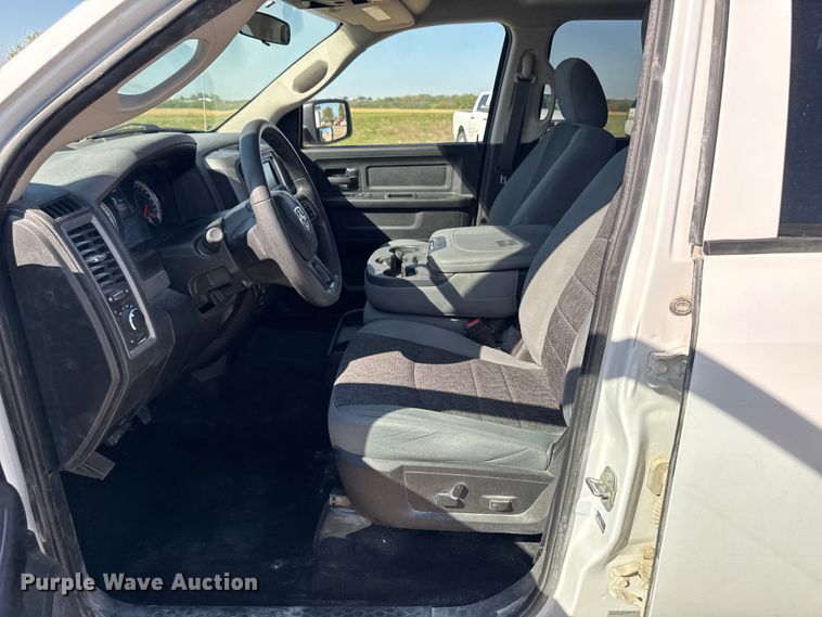 image for item ER0475 2019 RAM 1500 Crew Cab pickup truck