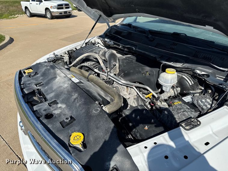image for item ER0475 2019 RAM 1500 Crew Cab pickup truck