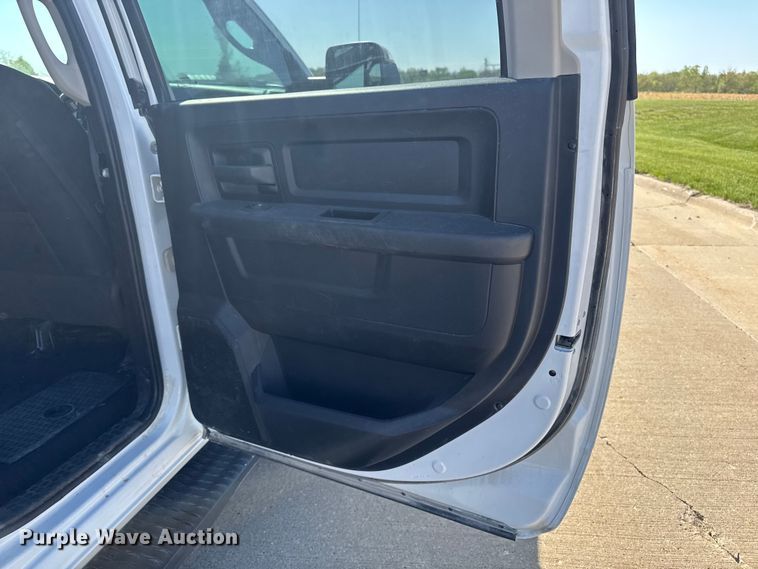 image for item ER0476 2021 RAM 1500 Crew Cab pickup truck