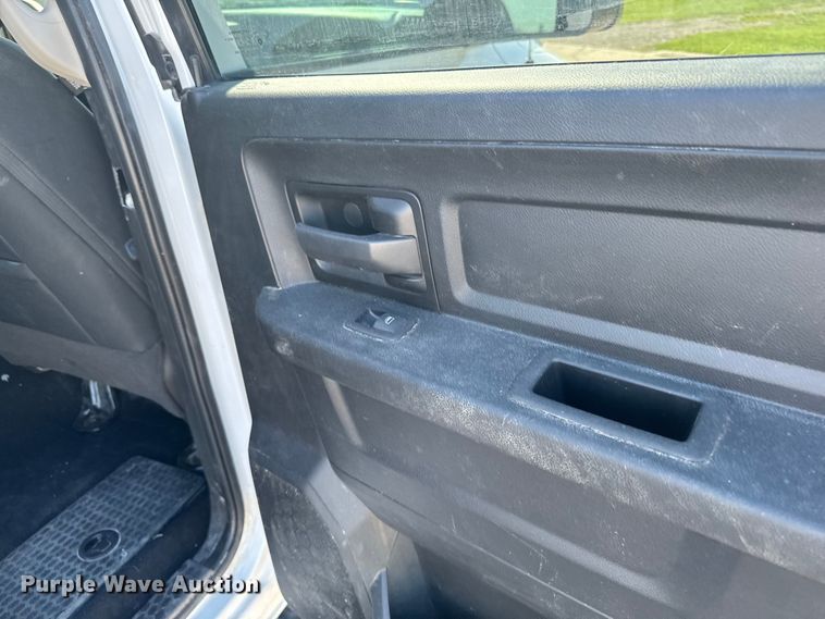 image for item ER0476 2021 RAM 1500 Crew Cab pickup truck