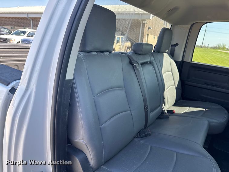 image for item ER0476 2021 RAM 1500 Crew Cab pickup truck