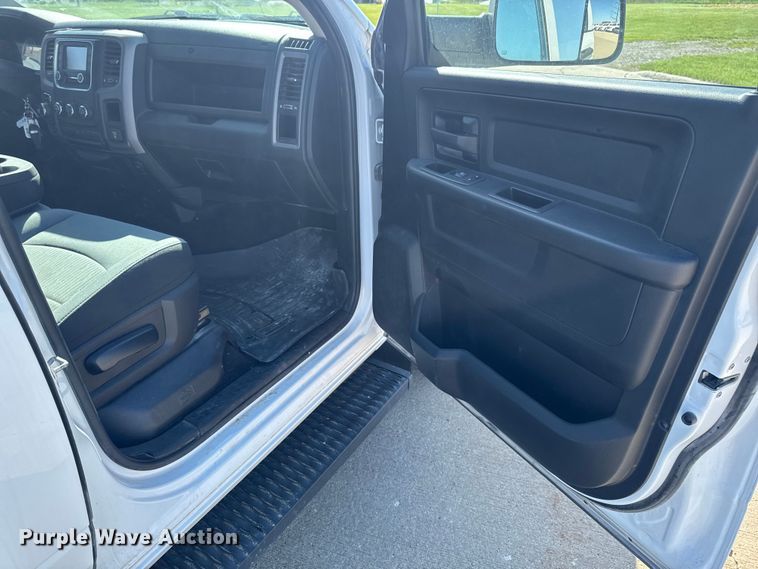 image for item ER0476 2021 RAM 1500 Crew Cab pickup truck