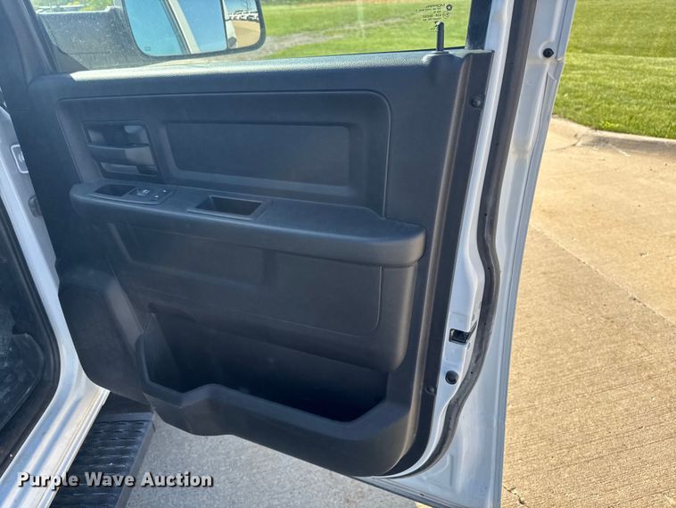image for item ER0476 2021 RAM 1500 Crew Cab pickup truck