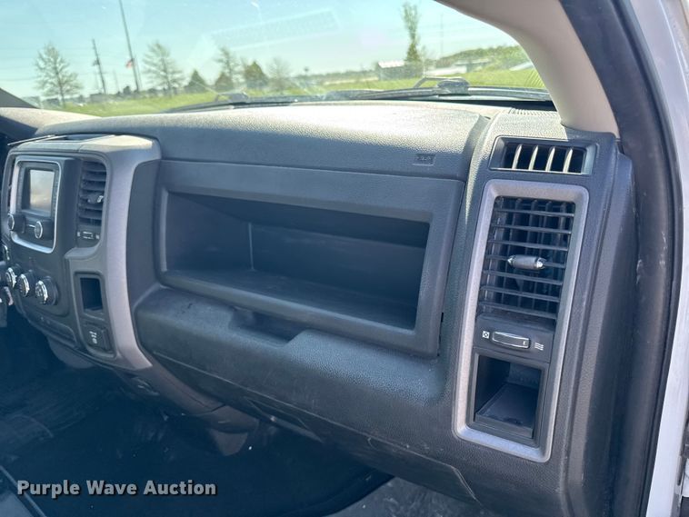 image for item ER0476 2021 RAM 1500 Crew Cab pickup truck