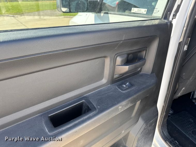 image for item ER0476 2021 RAM 1500 Crew Cab pickup truck