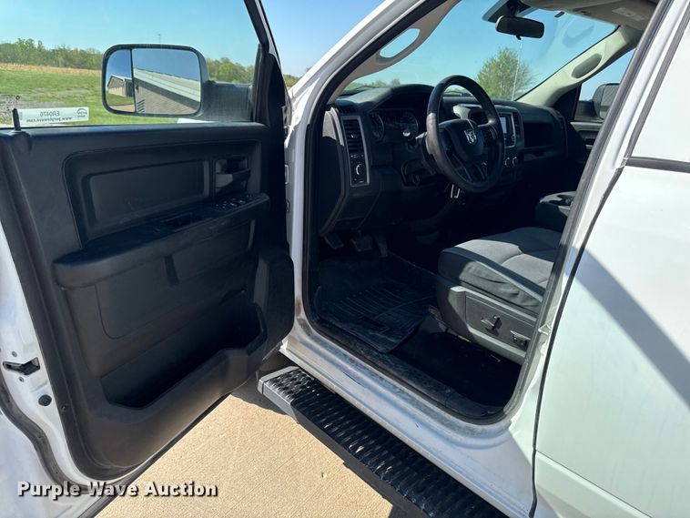 image for item ER0476 2021 RAM 1500 Crew Cab pickup truck