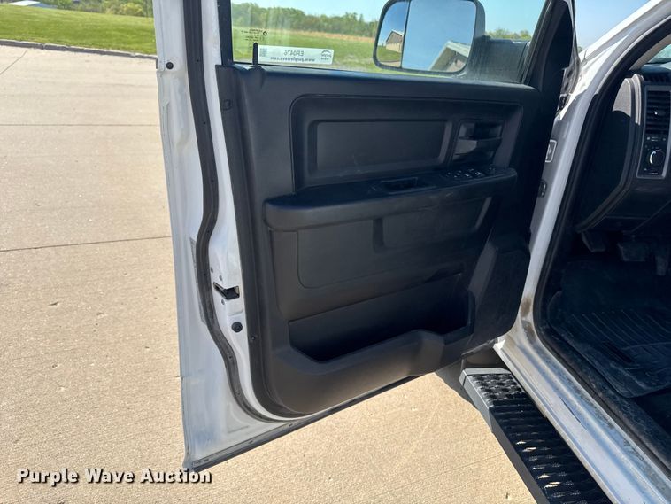 image for item ER0476 2021 RAM 1500 Crew Cab pickup truck
