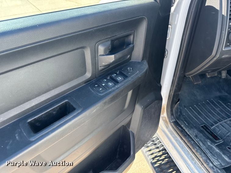 image for item ER0476 2021 RAM 1500 Crew Cab pickup truck