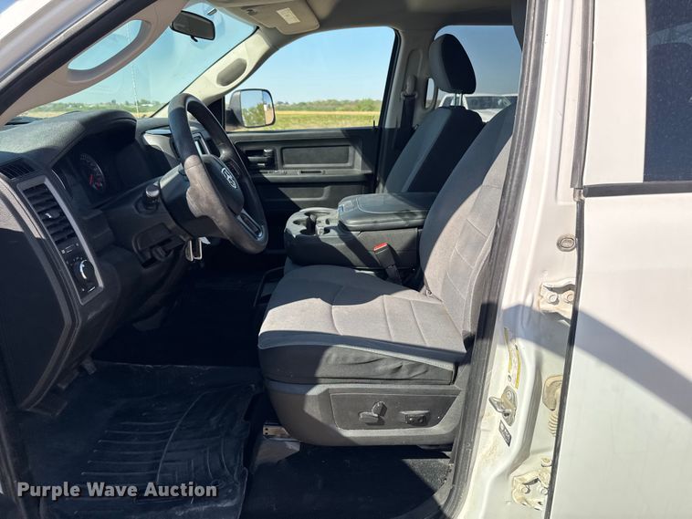 image for item ER0476 2021 RAM 1500 Crew Cab pickup truck